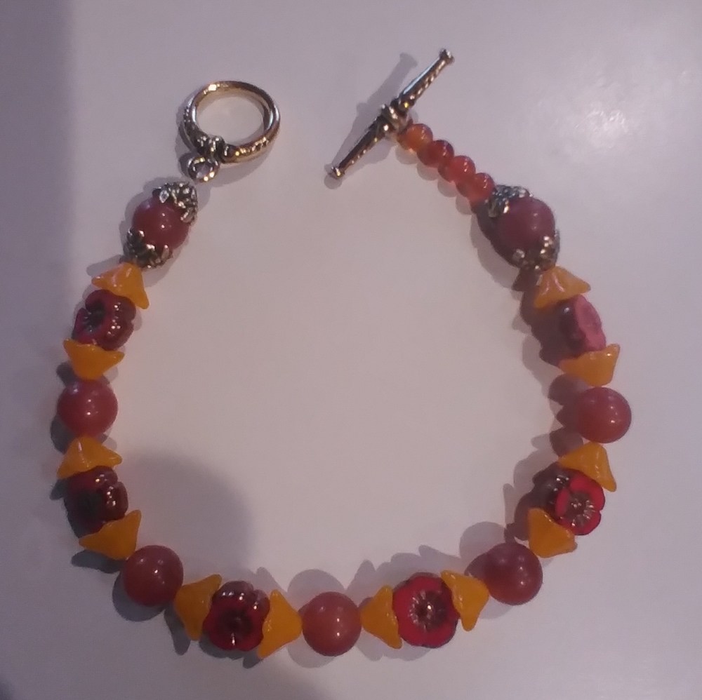 ✨️8" Boho Natural Matte Carnelian/Czech Mini Flower 🌼 Bracelet 🙂 Toggle clasp✨